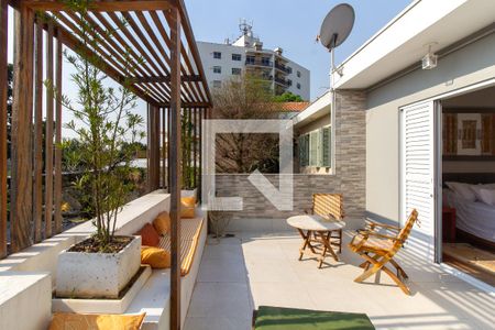 Casa à venda com 360m², 3 quartos e 3 vagasVaranda da suíte