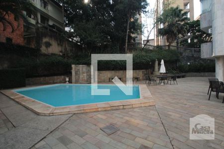 Apartamento à venda com 321m², 5 quartos e 4 vagas Apartamento à venda com 321m², 5 quartos e 4 vagasÁrea comum - Piscina