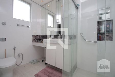 Apartamento à venda com 321m², 5 quartos e 4 vagas Apartamento à venda com 321m², 5 quartos e 4 vagasBanheiro