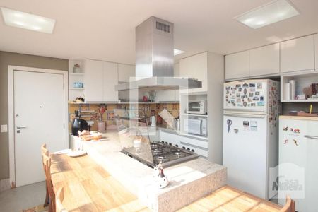 Apartamento à venda com 321m², 5 quartos e 4 vagas Apartamento à venda com 321m², 5 quartos e 4 vagasCozinha