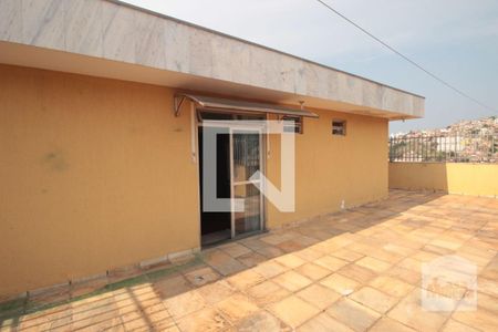 Apartamento à venda com 321m², 5 quartos e 4 vagas Apartamento à venda com 321m², 5 quartos e 4 vagasTerraço