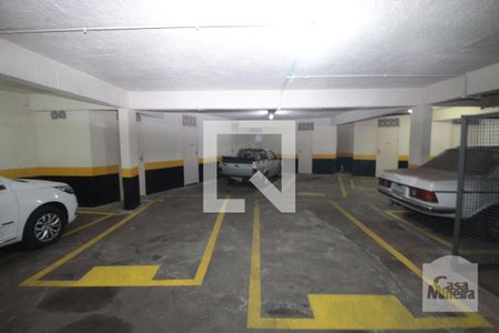 Apartamento à venda com 321m², 5 quartos e 4 vagas Apartamento à venda com 321m², 5 quartos e 4 vagasGaragem