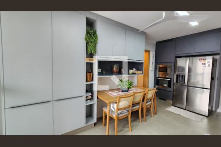 Apartamento para alugar com 134m², 3 quartos e 2 vagasCozinha - Armários