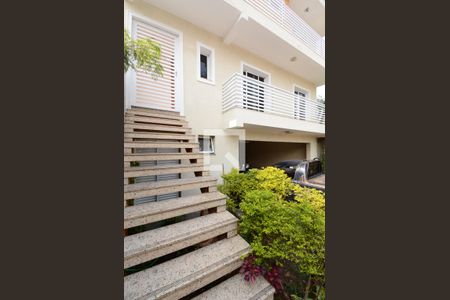 Casa à venda com 419m², 4 quartos e 6 vagasQuintal - frente da Casa