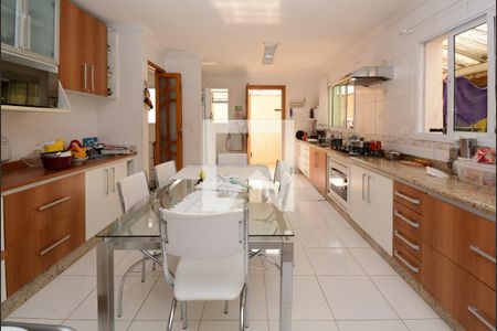 Casa à venda com 419m², 4 quartos e 6 vagasCopa