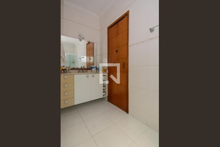 Casa à venda com 419m², 4 quartos e 6 vagasBanheiro da Suíte 4