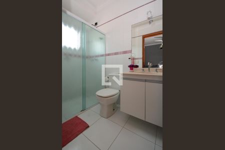 Casa à venda com 419m², 4 quartos e 6 vagasBanheiro da Suíte 3