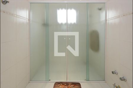 Casa à venda com 419m², 4 quartos e 6 vagasBanheiro da Suíte 4