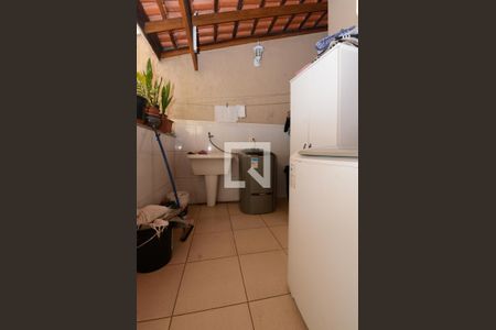 Casa à venda com 419m², 4 quartos e 6 vagasLavanderia