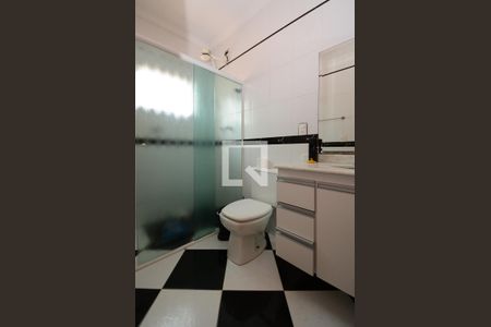 Casa à venda com 419m², 4 quartos e 6 vagasBanheiro da Suíte 2