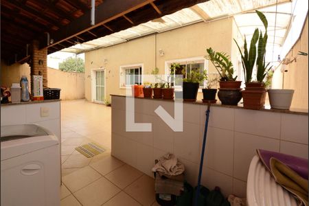 Casa à venda com 419m², 4 quartos e 6 vagasLavanderia