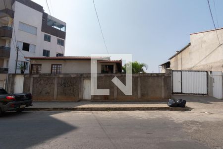 Casa à venda com 473m², 6 quartos e 4 vagasFachada