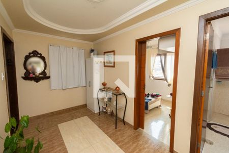 Casa à venda com 473m², 6 quartos e 4 vagasCorredor Acesso aos quartos