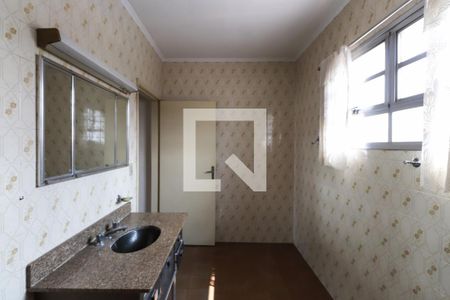 Casa à venda com 133m², 3 quartos e 3 vagasBanheiro