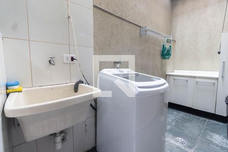 Casa de condomínio à venda com 100m², 3 quartos e 2 vagasÁrea de serviço