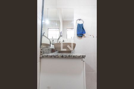 Casa de condomínio à venda com 100m², 3 quartos e 2 vagasLavabo