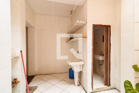Casa à venda com 67m², 3 quartos e 2 vagasÁrea de Serviço / Quintal