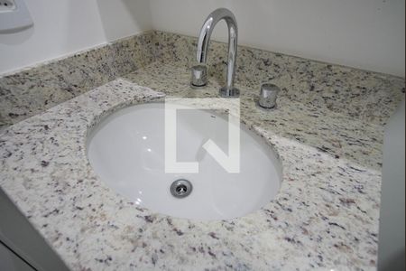 Banheiro da Suíte de apartamento para alugar com 2 quartos, 57m² em Cristo Redentor, Porto Alegre