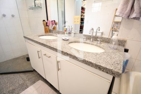 Apartamento à venda com 180m², 3 quartos e 3 vagasQuarto 1