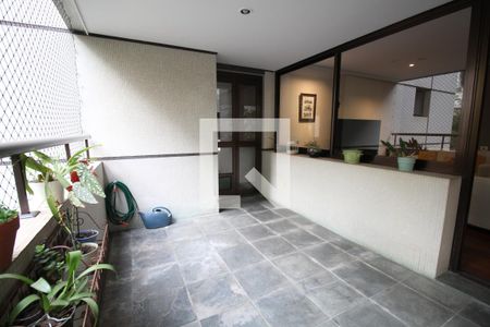 Apartamento à venda com 180m², 3 quartos e 3 vagasSacada