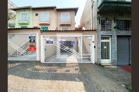 Casa à venda com 94m², 3 quartos e 3 vagas Casa à venda com 94m², 3 quartos e 3 vagasFachada com plaquinha