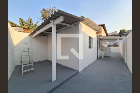 Casa para alugar com 55m², 1 quarto e sem vagaQuintal