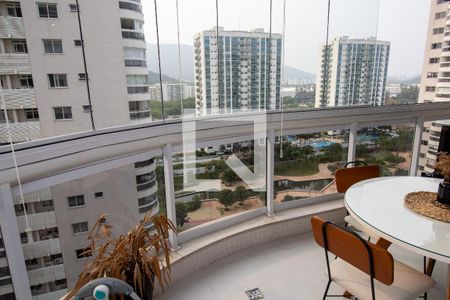 Apartamento para alugar com 85m², 2 quartos e 1 vagaVaranda