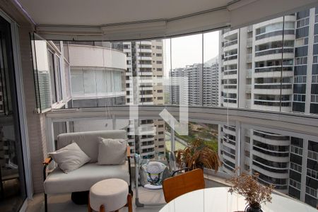 Apartamento para alugar com 85m², 2 quartos e 1 vagaVaranda