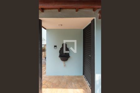 Casa à venda com 299m², 2 quartos e 2 vagasBanheiro de serviço