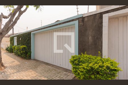 Casa à venda com 299m², 2 quartos e 2 vagasFachada