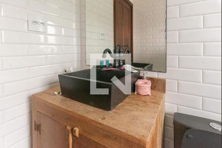 Casa à venda com 299m², 2 quartos e 2 vagasBanheiro