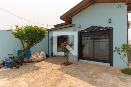 Casa à venda com 299m², 2 quartos e 2 vagasFachada