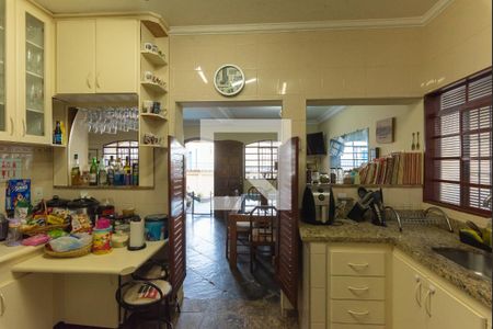 Casa à venda com 210m², 2 quartos e 4 vagasCozinha