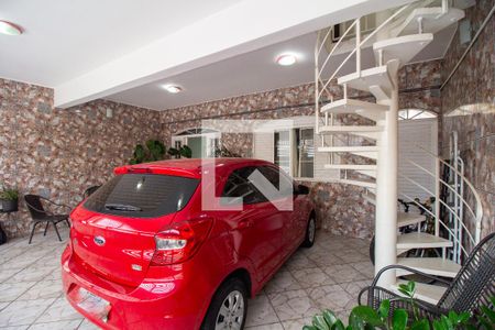 Casa à venda com 120m², 4 quartos e 3 vagas Casa à venda com 120m², 4 quartos e 3 vagasGaragem