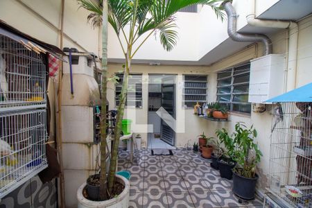 Casa à venda com 120m², 4 quartos e 3 vagas Casa à venda com 120m², 4 quartos e 3 vagasQuintal