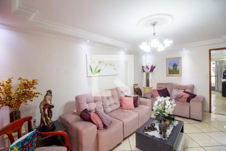 Sala de casa à venda com 4 quartos, 120m² em Metalúrgicos, Osasco