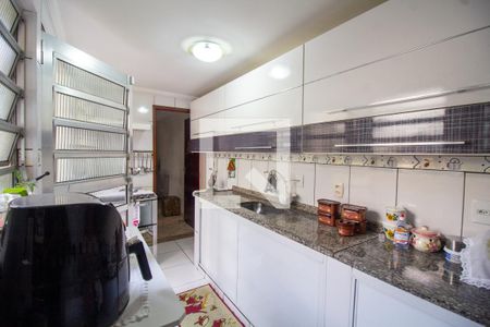 Casa à venda com 120m², 4 quartos e 3 vagas Casa à venda com 120m², 4 quartos e 3 vagasCozinha