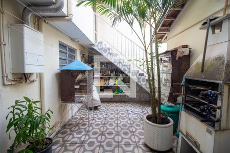 Casa à venda com 120m², 4 quartos e 3 vagas Casa à venda com 120m², 4 quartos e 3 vagasQuintal