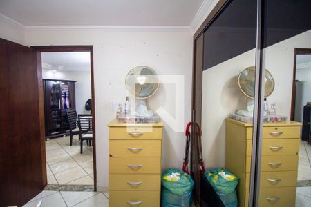 Quarto 1 de casa à venda com 4 quartos, 120m² em Metalúrgicos, Osasco