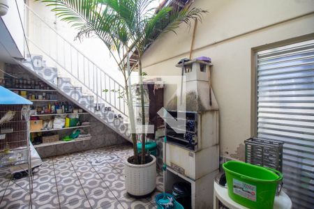 Casa à venda com 120m², 4 quartos e 3 vagas Casa à venda com 120m², 4 quartos e 3 vagasQuintal