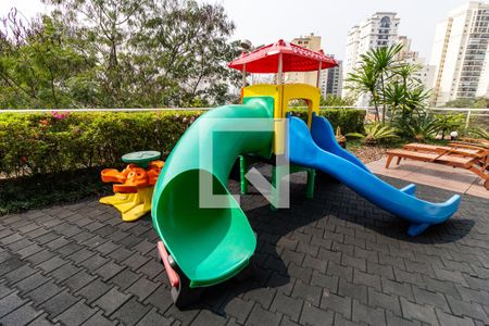 Apartamento à venda com 161m², 3 quartos e 4 vagasÁrea comum - Playground