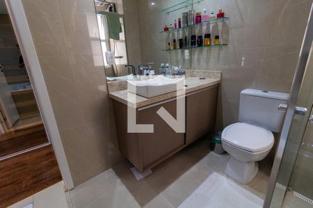 Apartamento à venda com 161m², 3 quartos e 4 vagasBanheiro da Suíte 1