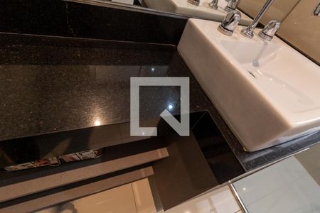 Apartamento à venda com 161m², 3 quartos e 4 vagasBanheiro da Suíte 2