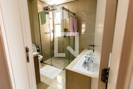 Banheiro da Suíte 1 de apartamento à venda com 3 quartos, 161m² em Vila Romana, São Paulo