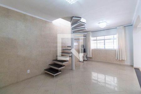 Casa para alugar com 200m², 3 quartos e 2 vagasSala