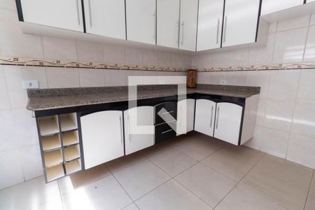 Casa para alugar com 200m², 3 quartos e 2 vagasCozinha - Armários