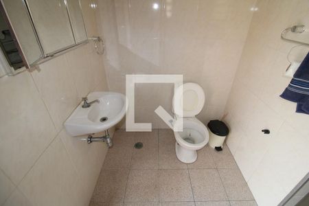 Casa para alugar com 151m², 3 quartos e 2 vagasBanheiro 1