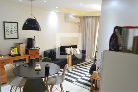 Sala de apartamento para alugar com 3 quartos, 69m² em Taquara, Rio de Janeiro
