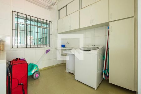 Casa à venda com 280m², 3 quartos e 2 vagasÁrea de Serviço