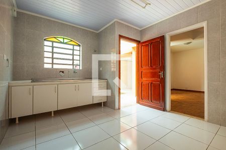 Casa à venda com 280m², 3 quartos e 2 vagasCasa 2 - Cozinha